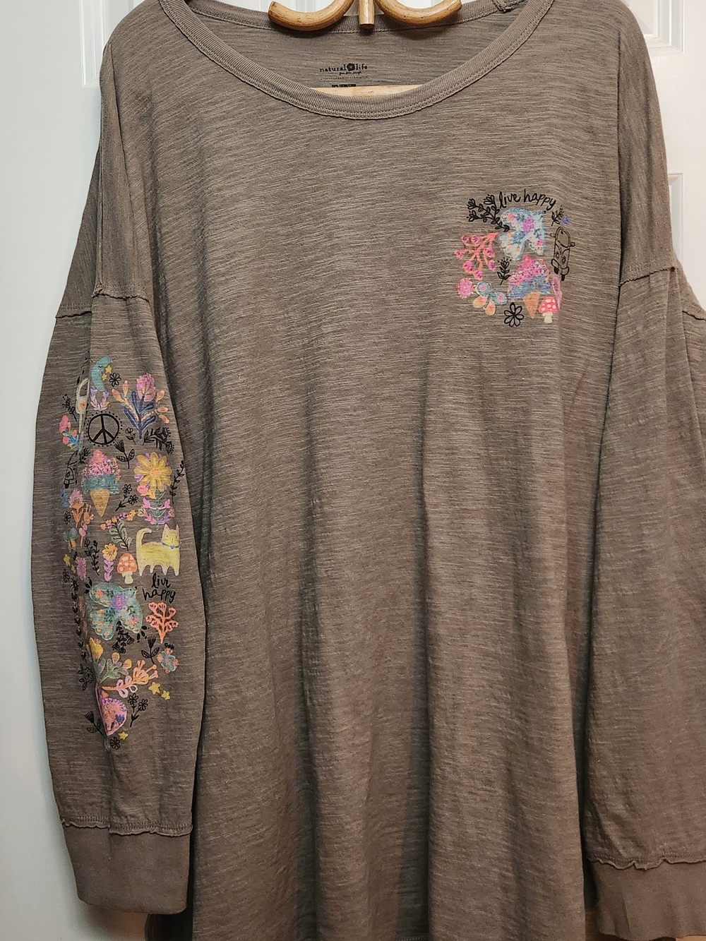 Natural Life, "Live Happy" Bright Flowered, Long Sleeve Tee/Nightgown. XXL.